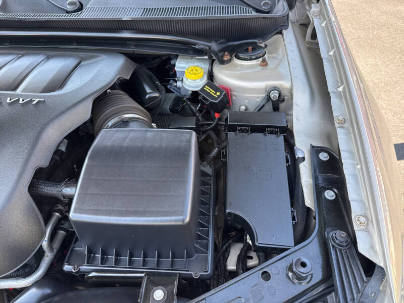 Image 10 of 2014 Chrysler 200 Limited