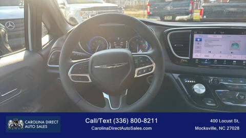 2025 Chrysler Pacifica Select