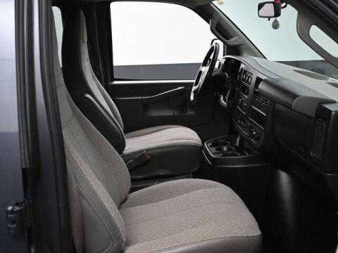 2017 Chevrolet Express LT 3500