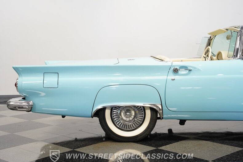 1957 Ford Thunderbird