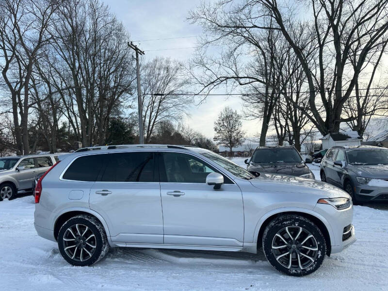 2016 Volvo XC90 T6 Momentum