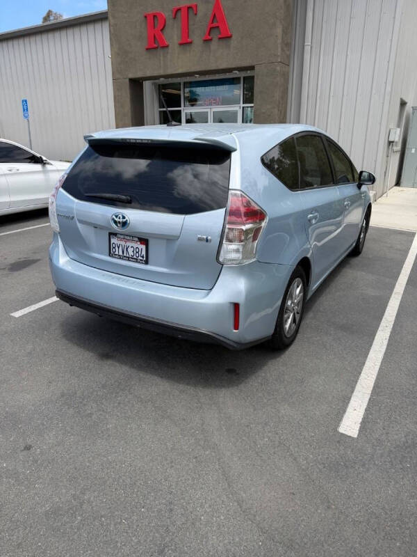 2015 Toyota Prius v Three