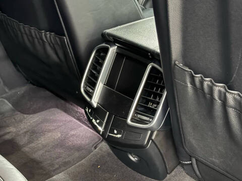 2018 Porsche Cayenne Platinum Edition