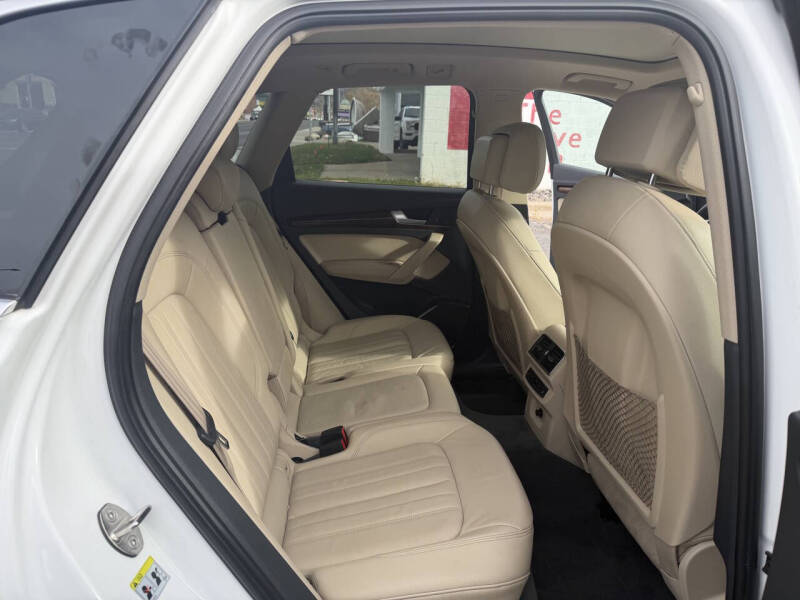 2018 Audi Q5 2.0T quattro Premium Plus