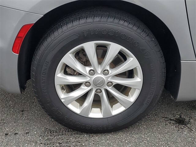 2017 Chrysler Pacifica Touring-L