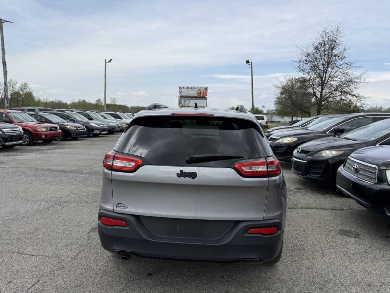 2017 Jeep Cherokee Sport