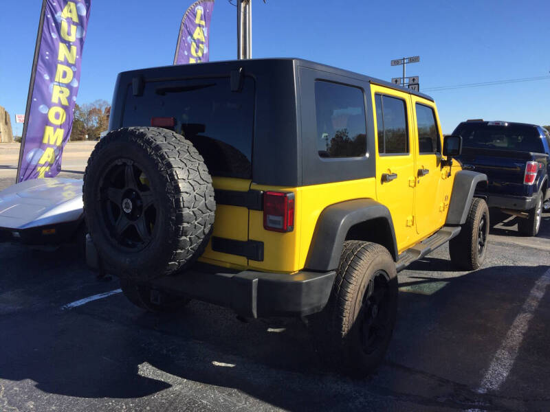 2009 Jeep Wrangler Unlimited X photo 3