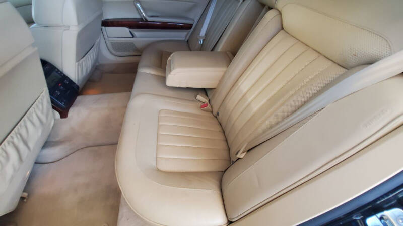 2004 Volkswagen Phaeton Premiere Edition W12