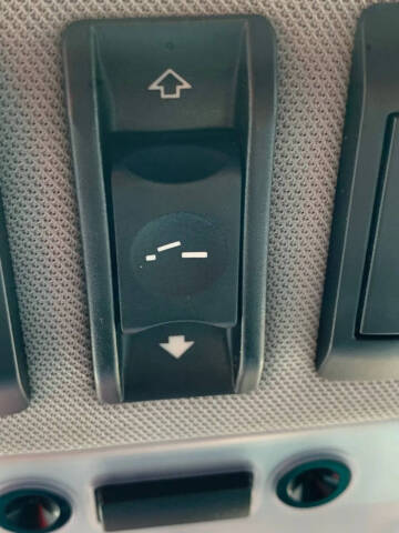 2004 BMW 5 Series 525i