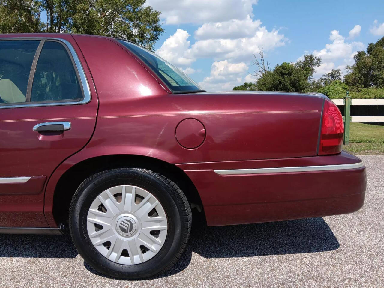 2004 Mercury Grand Marquis for sale at AUTOPLUG 360 in Stafford, TX