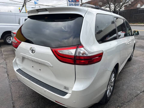 2017 Toyota Sienna XLE Premium 7-Passenger