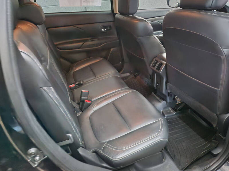 2020 Mitsubishi Outlander SE