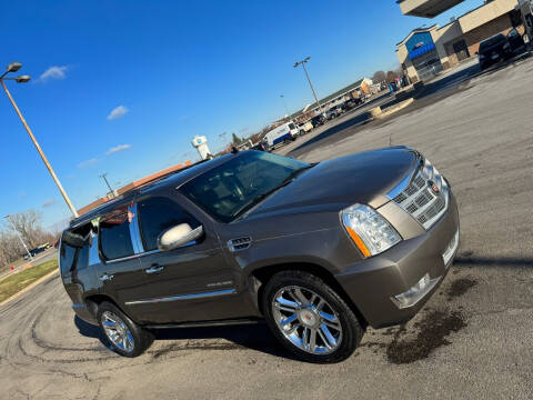 2013 Cadillac Escalade for sale at United Motors in Saint Cloud MN