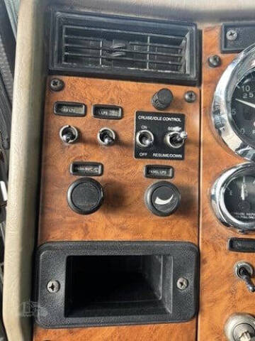 2009 Peterbilt 335