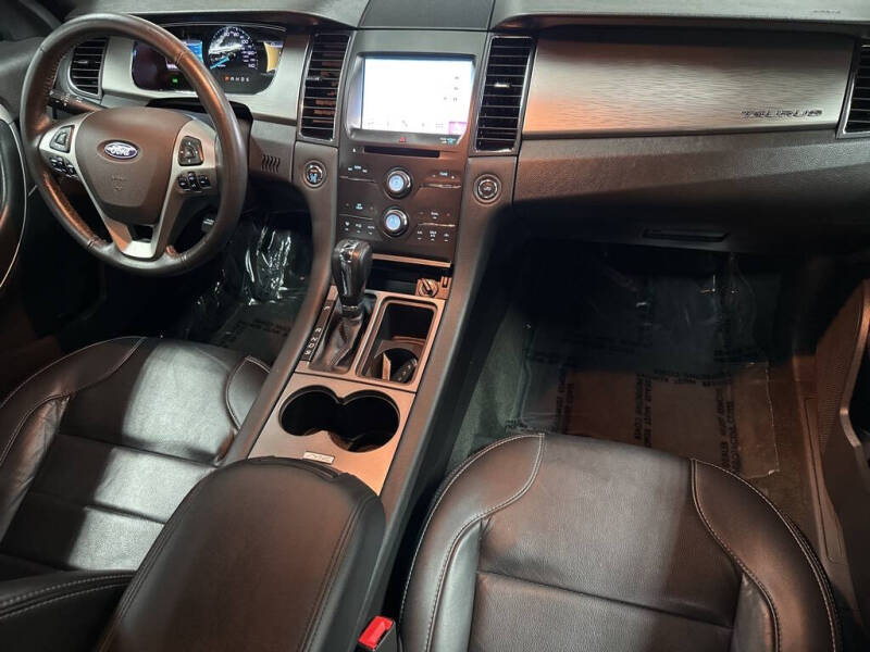 2018 Ford Taurus SEL