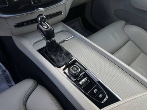 2019 Volvo XC60 T5 Momentum