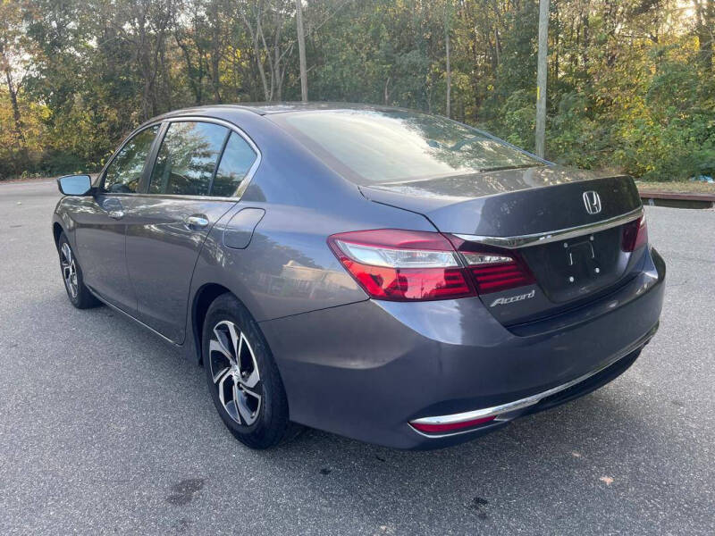 2017 Honda Accord LX photo 6