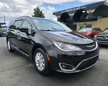 2017 Chrysler Pacifica Touring-L