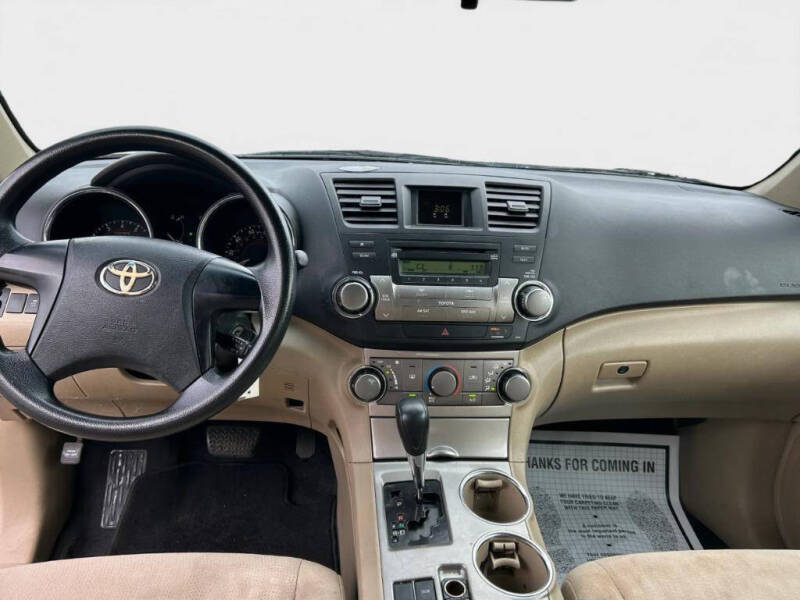 2012 Toyota Highlander SE