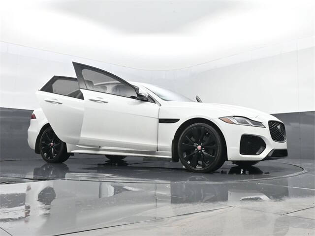 2022 Jaguar XF P300 R-Dynamic SE