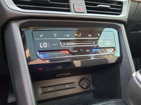 2025 Volkswagen Taos SEL 4Motion