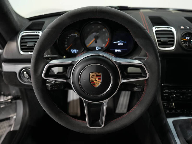 2016 Porsche Cayman GT4