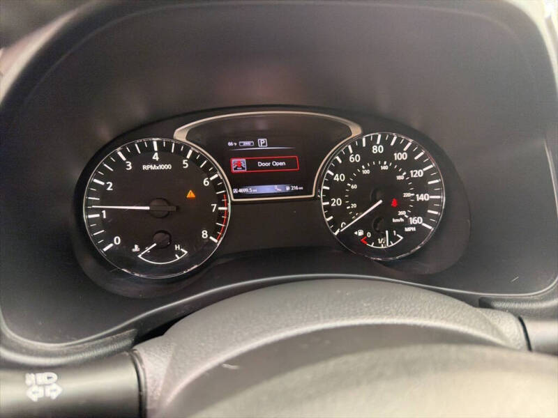 2017 Nissan Pathfinder SL