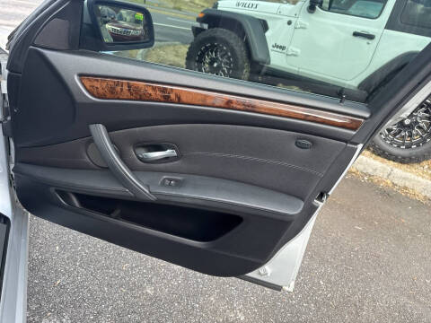 2009 BMW 5 Series 528i xDrive