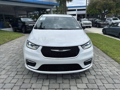 2024 Chrysler Pacifica Touring