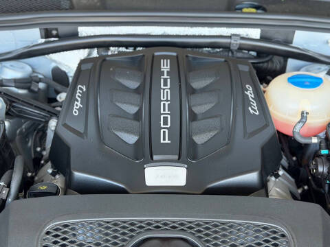2018 Porsche Macan Turbo