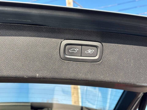 2020 Volvo XC90 T5 Momentum