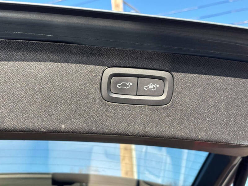 2020 Volvo XC90 T5 Momentum