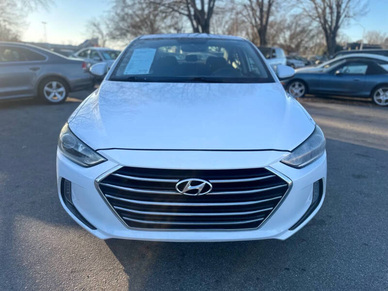 2018 Hyundai Elantra Value Edition photo 2