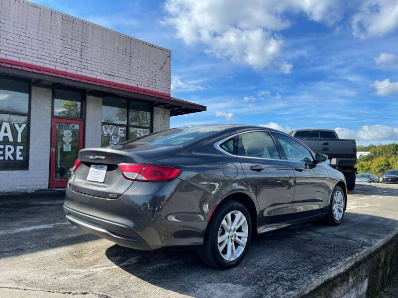 2017 Chrysler 200 LX