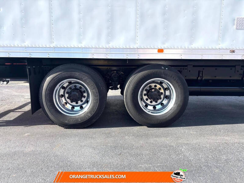 2018 Freightliner M2 106