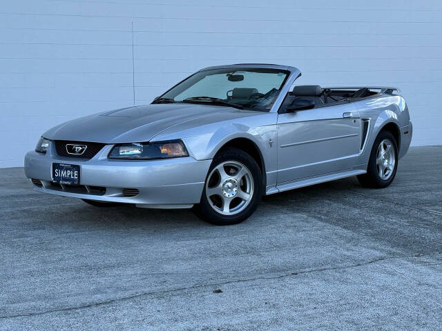 2003 Ford Mustang Deluxe's photo