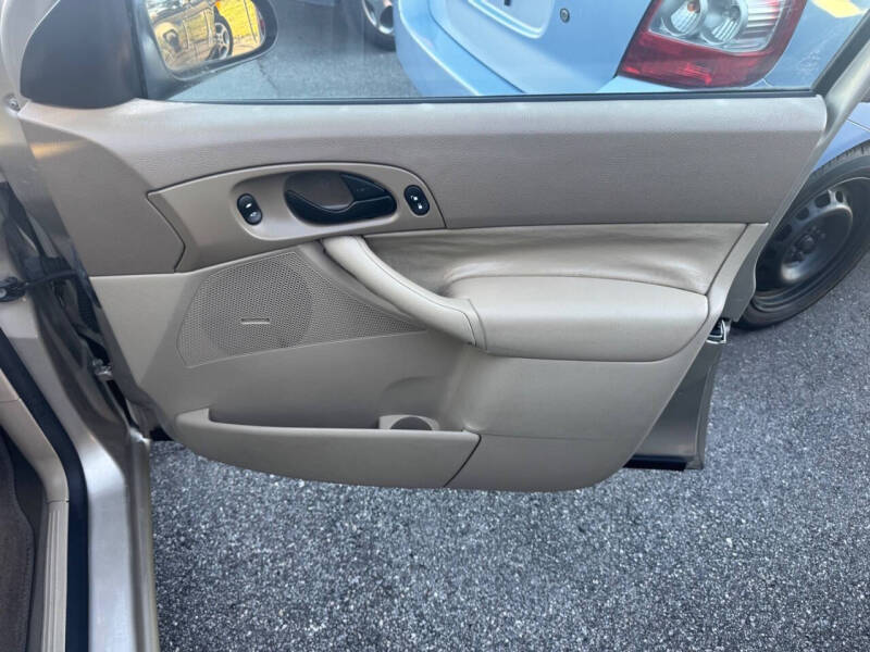 2007 Ford Focus ZX4 S