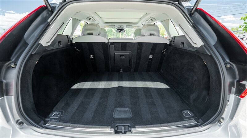 2023 Volvo XC60 B5 Core