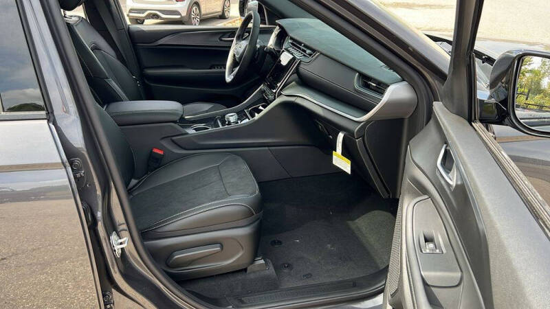 2025 Jeep Grand Cherokee L Altitude X