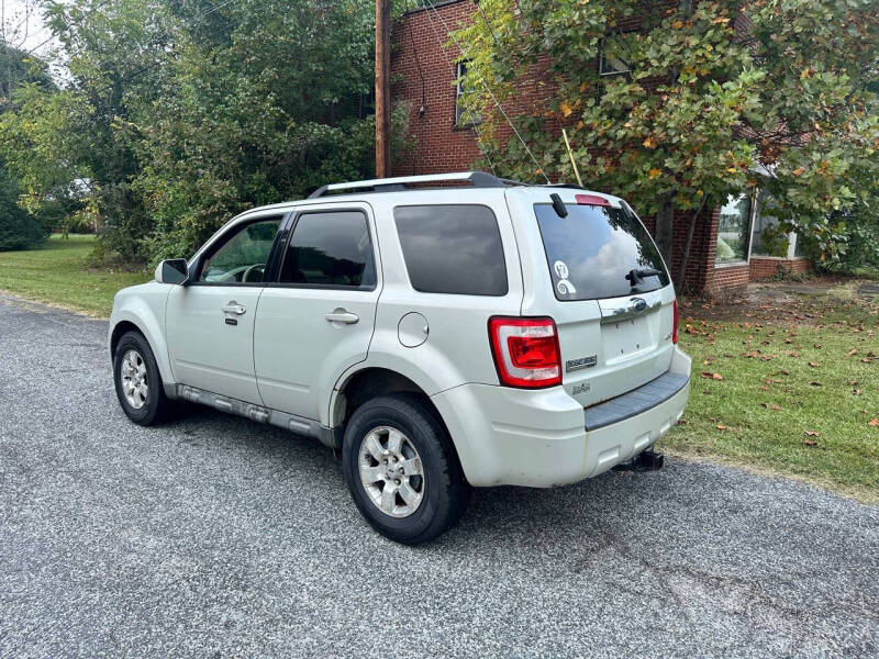 2009 Ford Escape Limited photo 3