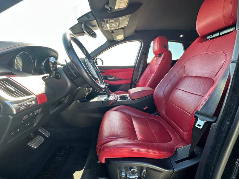 2019 Jaguar E-PACE P300 R-Dynamic SE