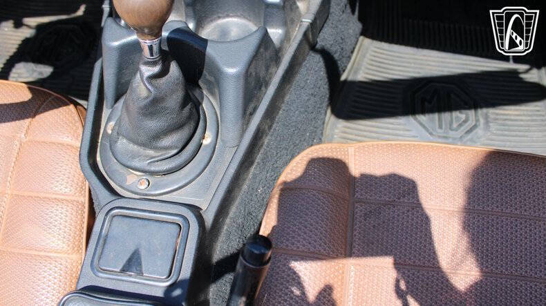 1977 MG B