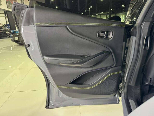 2021 Aston Martin DBX