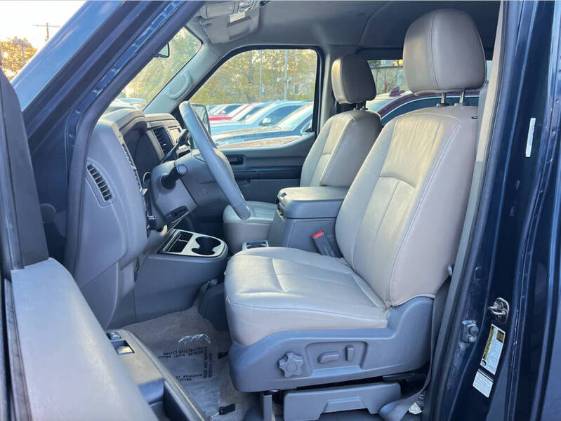 2016 Nissan NV 3500 HD SL