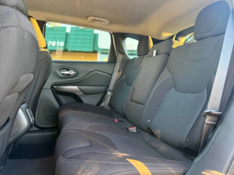 2019 Jeep Cherokee Latitude