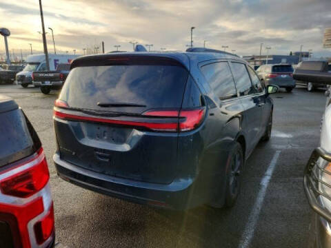 2022 Chrysler Pacifica Touring