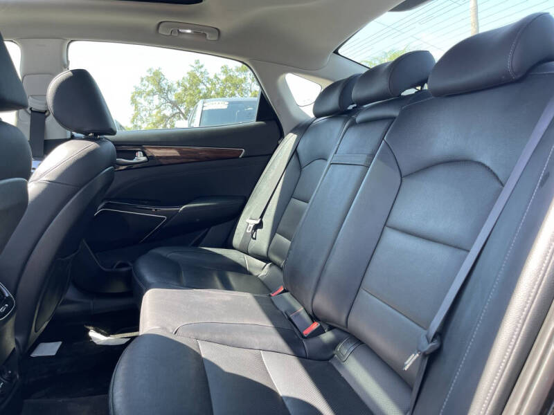 2017 Kia Cadenza Premium