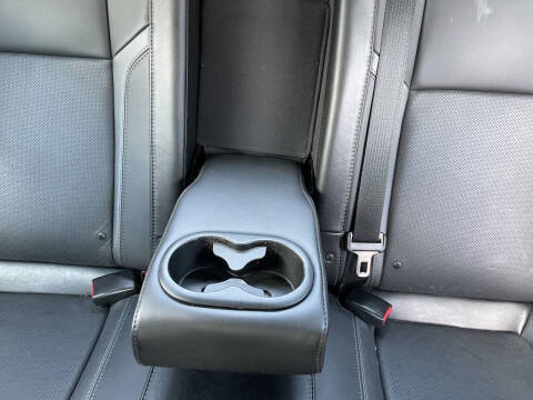 2017 Dodge Challenger SXT Plus