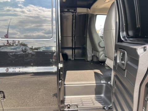 2025 Chevrolet Express 2500