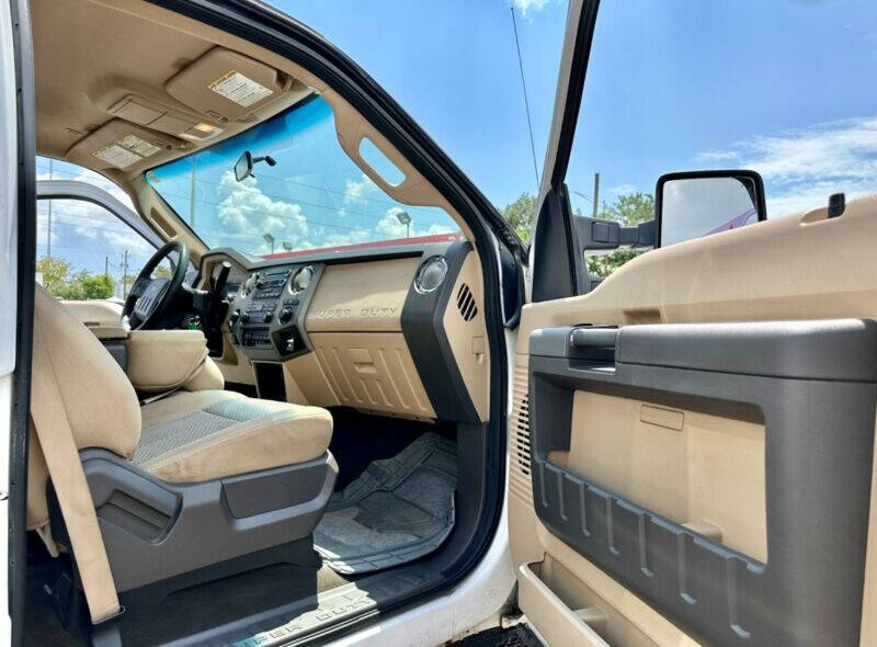 2011 Ford F-250 Super Duty  - $18,995